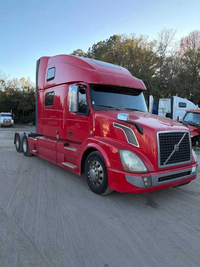 Image of Volvo VNL64T780 equipment image 2