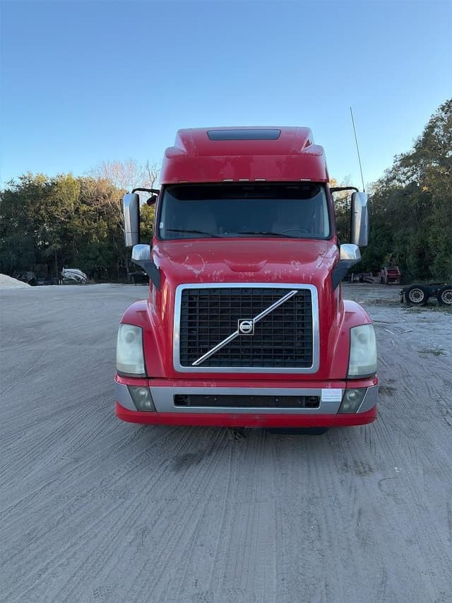 Image of Volvo VNL64T780 equipment image 1