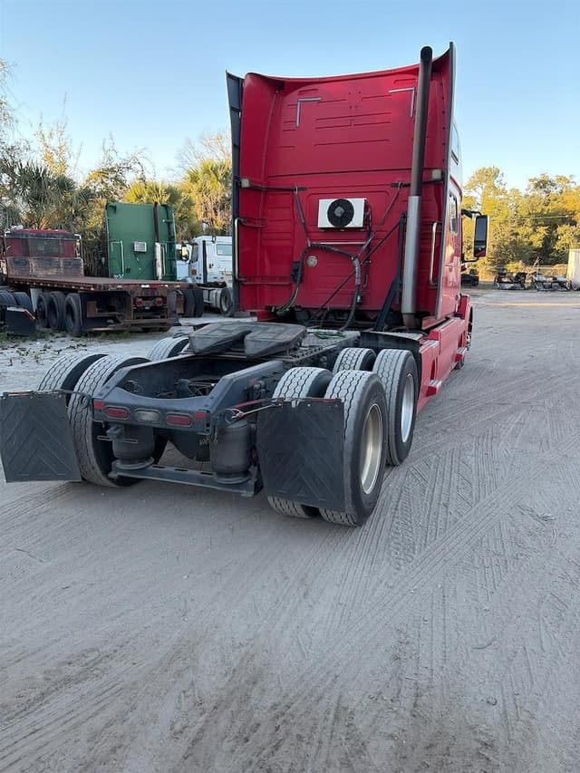 Image of Volvo VNL64T780 equipment image 4