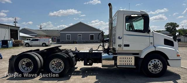 Image of Volvo VNM equipment image 3
