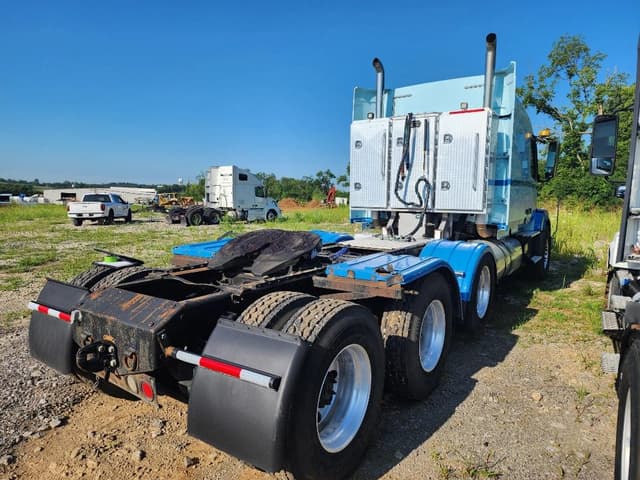 Image of Volvo VNX equipment image 4