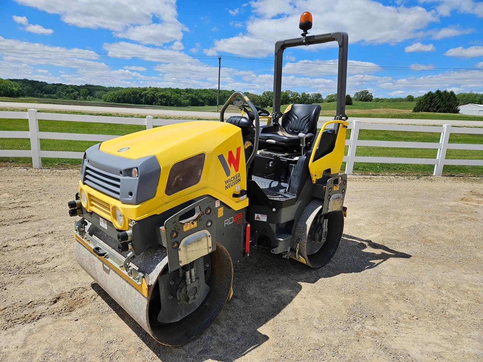 2017 Wacker Neuson RD28-120 Equipment Image0