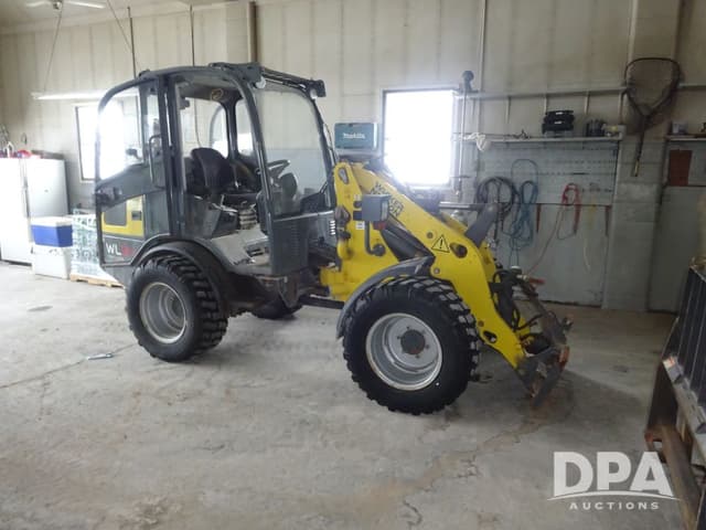 Image of Wacker Neuson WL34 equipment image 2