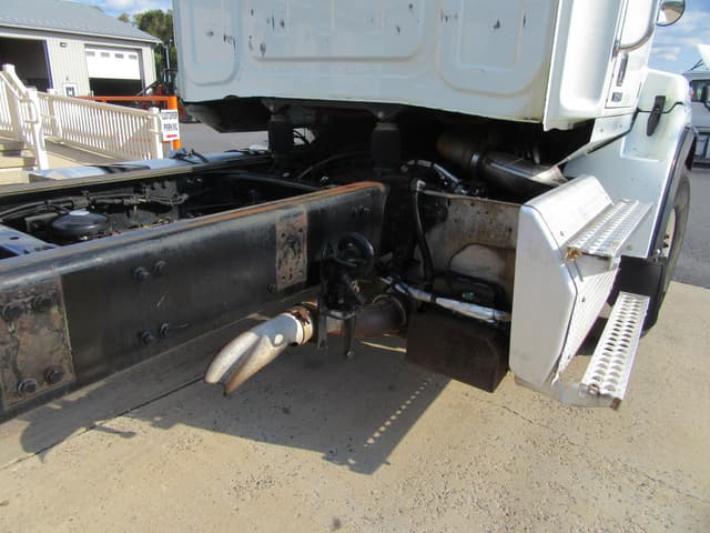 Image of Western Star 4700 equipment image 4