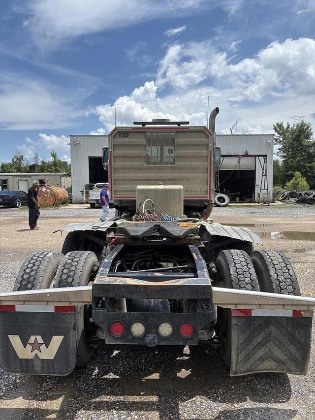 Image of Western Star 4700 equipment image 3