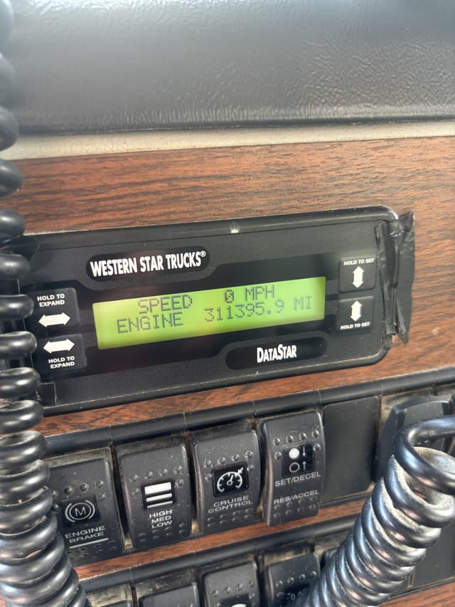 Image of Western Star 4700 equipment image 4