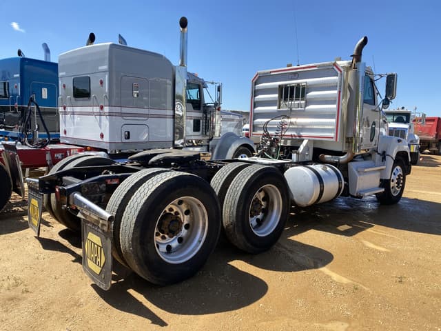 Image of Western Star 4700SF equipment image 2