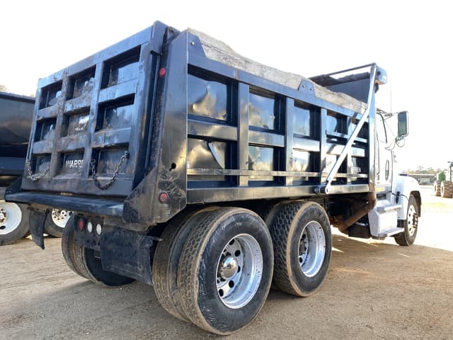 Image of Western Star 4700SF equipment image 2