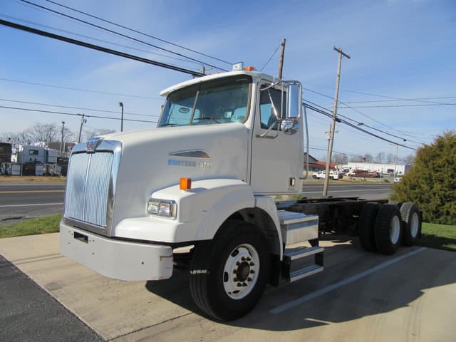 Image of Western Star 4800 equipment image 1