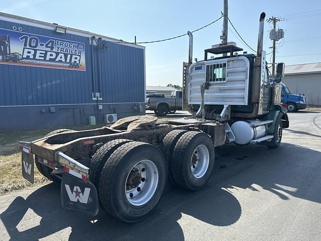 Image of Western Star 4900 equipment image 4