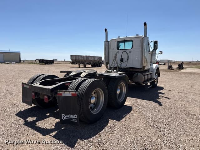 Image of Western Star W4900SF equipment image 4