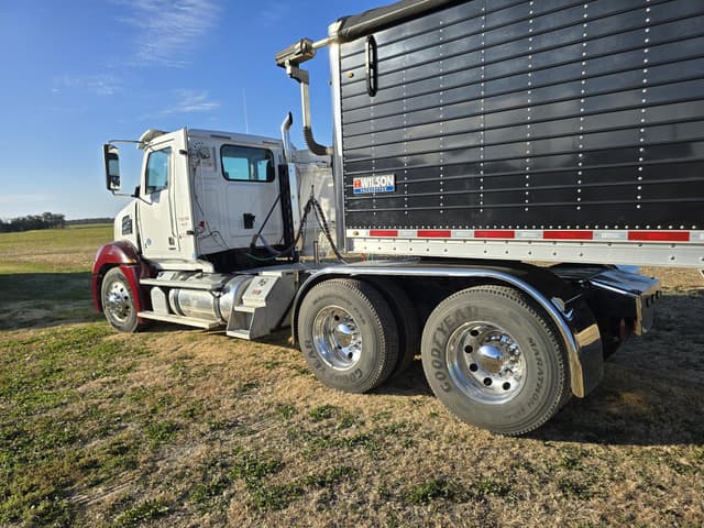 Image of Western Star 5700XE equipment image 4