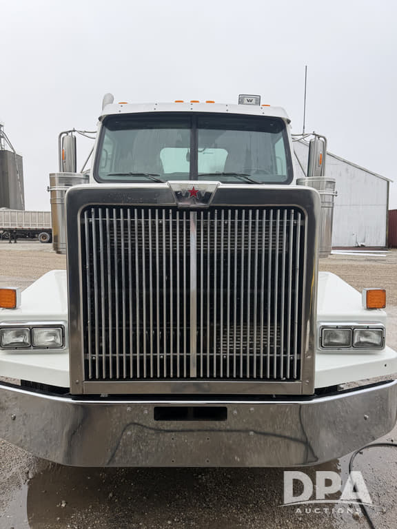 Image of Western Star 4900SB equipment image 1