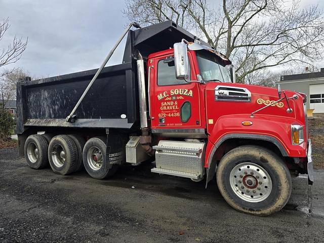 Image of Western Star 4700SF equipment image 3