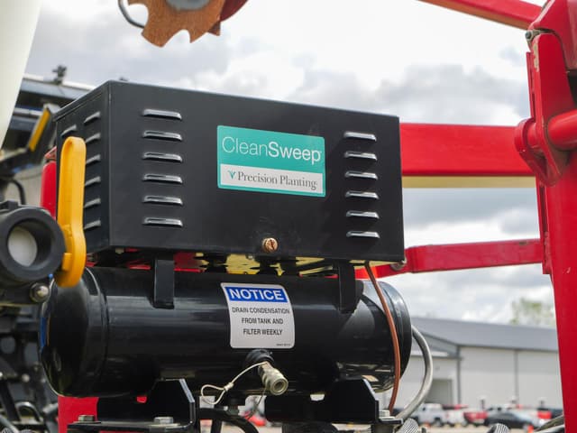 Image of White 9816VE equipment image 4