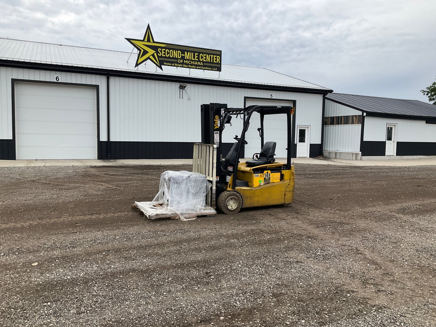 2017 Yale ERP040 Equipment Image0