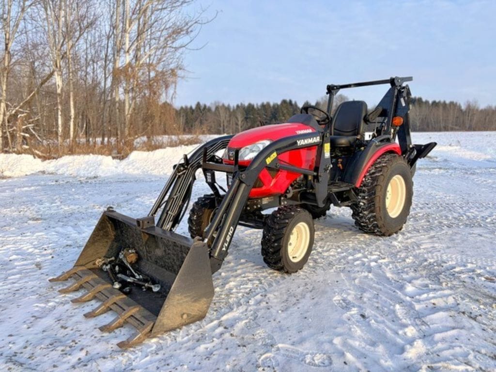 2017 Yanmar SA424 Equipment Image0