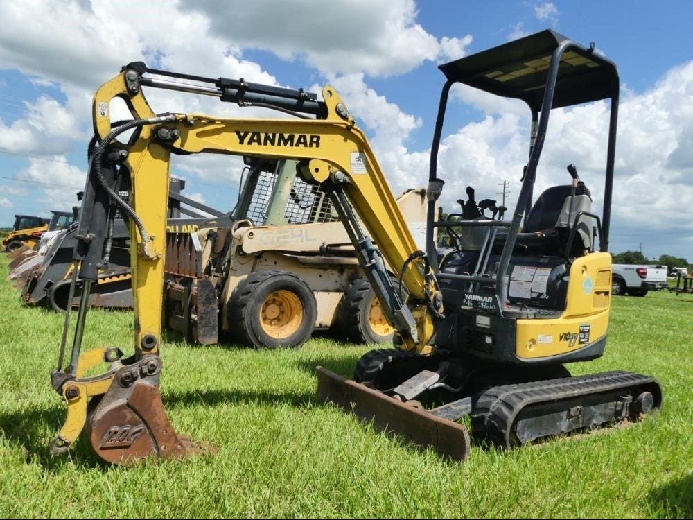 2017 Yanmar VIO17-A Equipment Image0