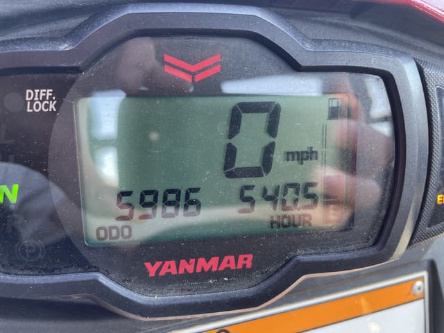 Image of Yanmar YU7000 equipment image 4