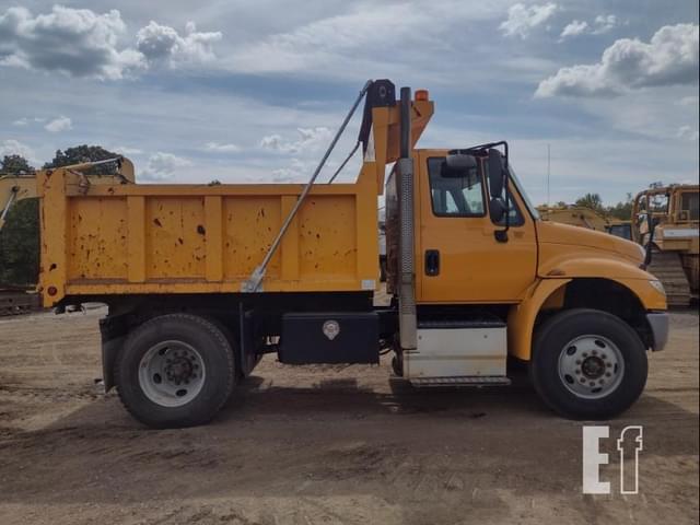 Image of International 4300 equipment image 2
