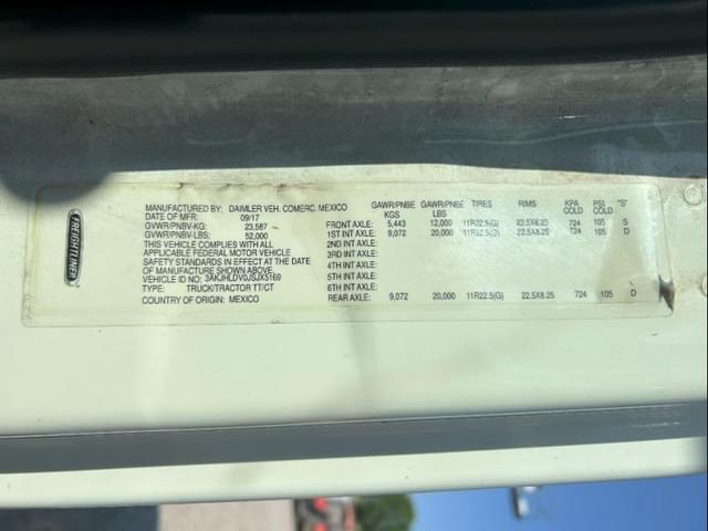 Image of Freightliner Cascadia equipment image 4