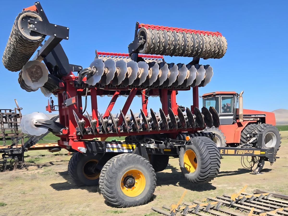 2018 Versatile Fury HS250 Equipment Image0