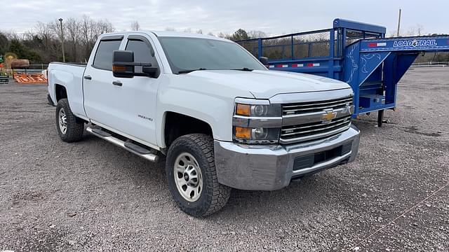 Image of Chevrolet 2500 equipment image 2