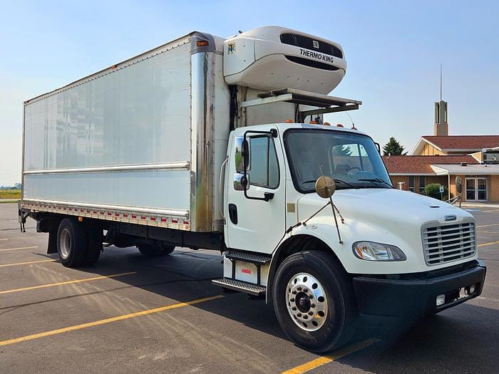 2018 Freightliner Business Class M2 106 Equipment Image0