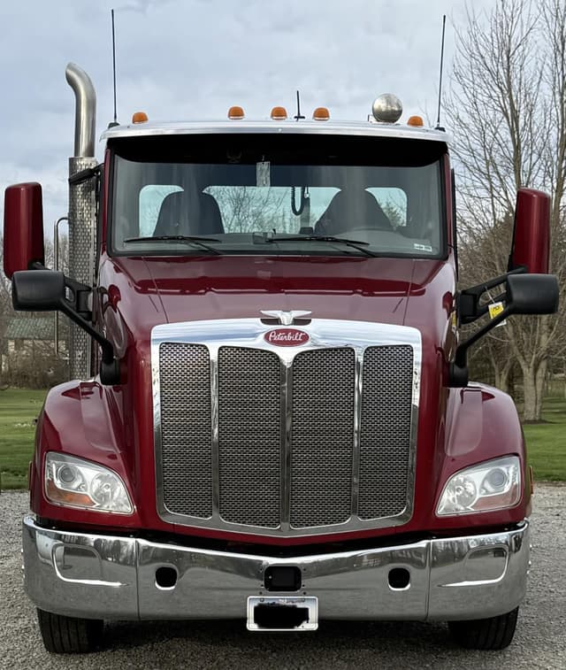 Image of Peterbilt 579 equipment image 4