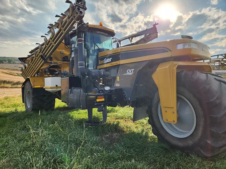 2018 Terra-Gator TG9300B Equipment Image0