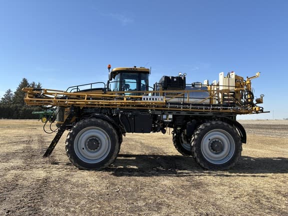 Image of RoGator RG1100C equipment image 2