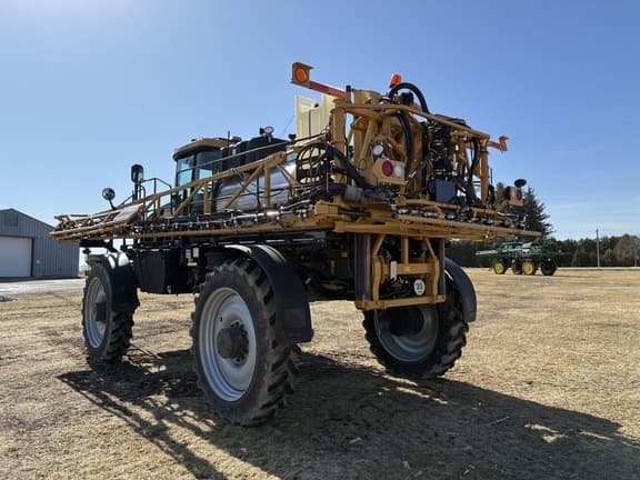 Image of RoGator RG1100C equipment image 3