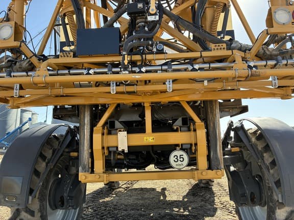 Image of RoGator RG1100C equipment image 1