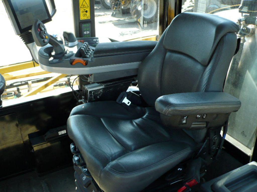 Main image RoGator RG1100C 7
