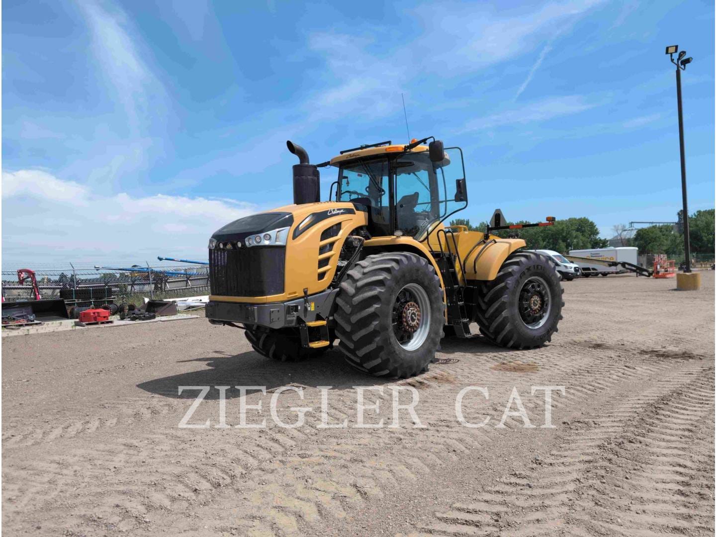2018 Challenger MT975E Equipment Image0