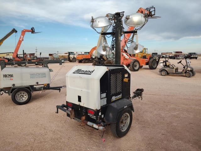 Image of Allmand Night-Lite V-Series equipment image 2