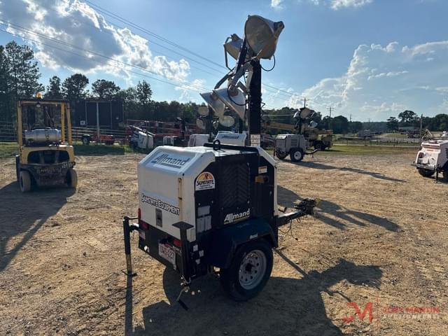Image of Allmand  Night-Lite V-Series  equipment image 1