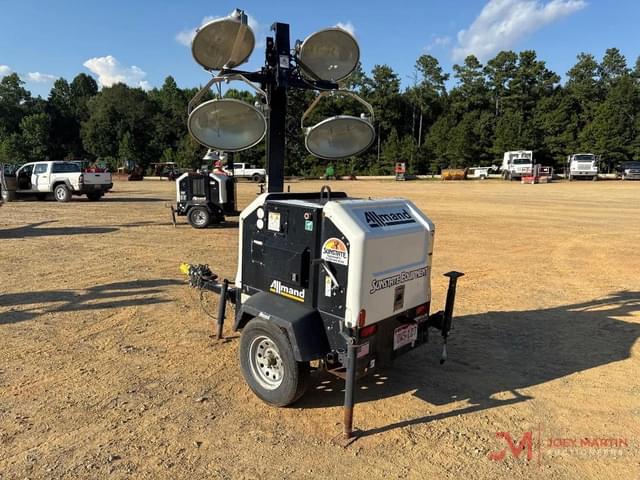 Image of Allmand  Night-Lite V-Series  equipment image 2