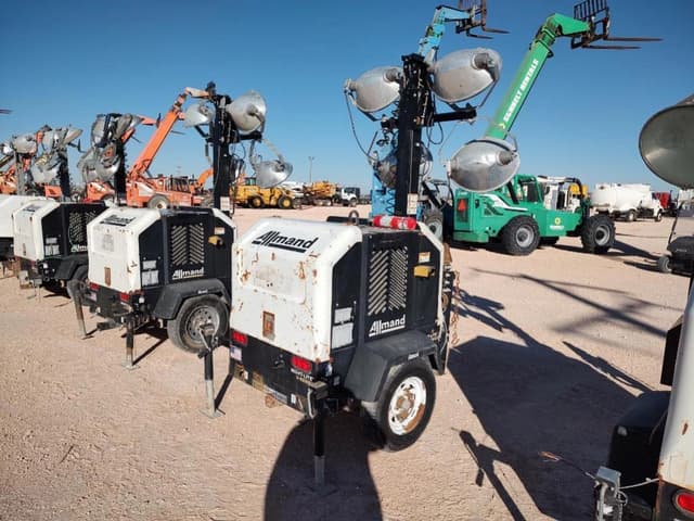 Image of Allmand Night-Lite V-Series equipment image 2