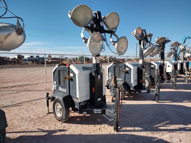 Image of Allmand Night-Lite V-Series equipment image 3