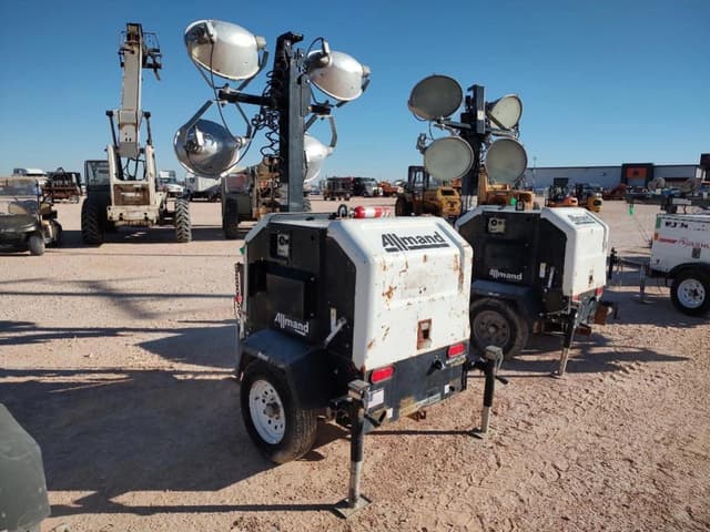Image of Allmand Night-Lite V-Series equipment image 1