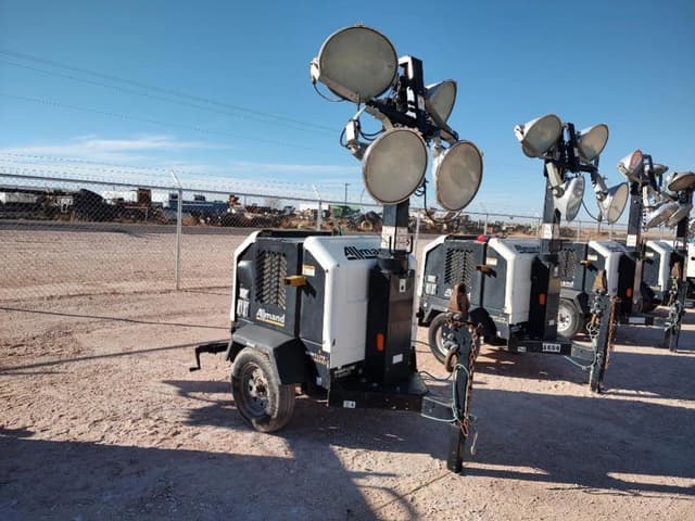 Image of Allmand Night-Lite V-Series equipment image 3