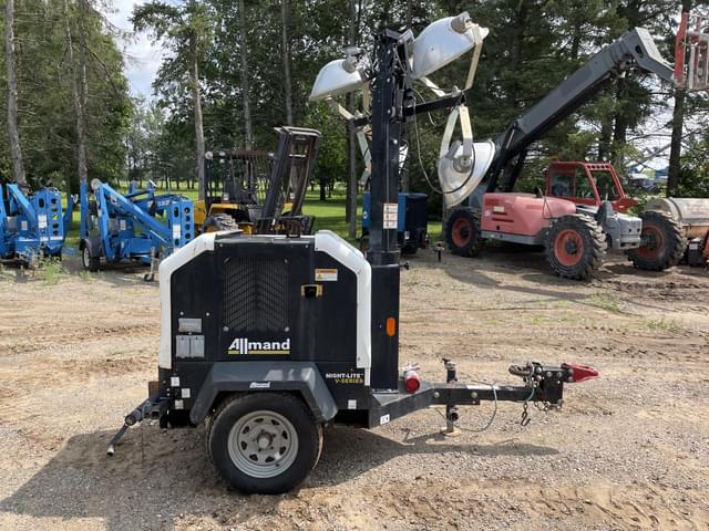 Image of Allmand  Night-Lite V-Series  equipment image 3