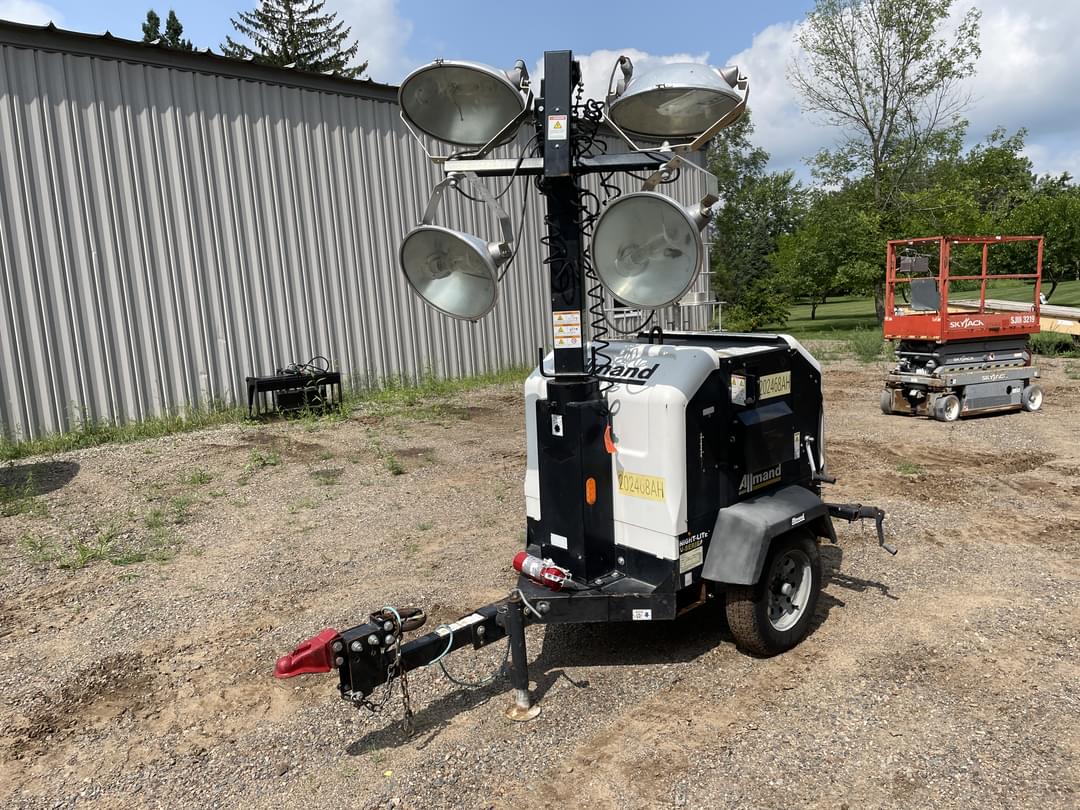 Image of Allmand  Night-Lite V-Series  Primary image