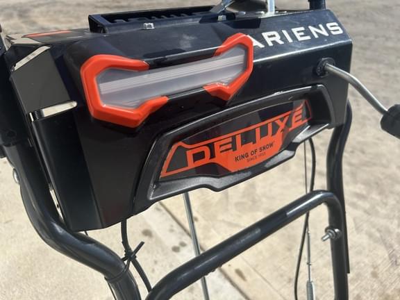 Image of Ariens Deluxe 28 SHO equipment image 4