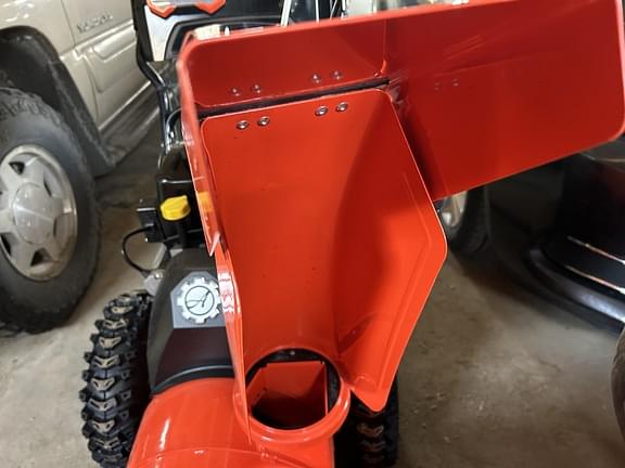 Image of Ariens Deluxe 28 SHO equipment image 4