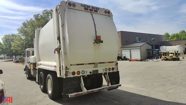 Image of Autocar ACX64 equipment image 2