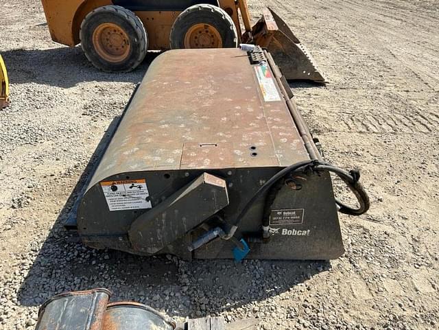 Image of Bobcat 72 equipment image 3