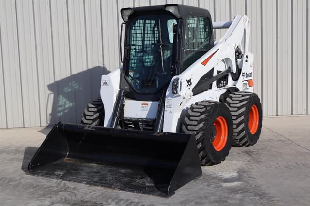 Image of Bobcat A770 equipment image 2