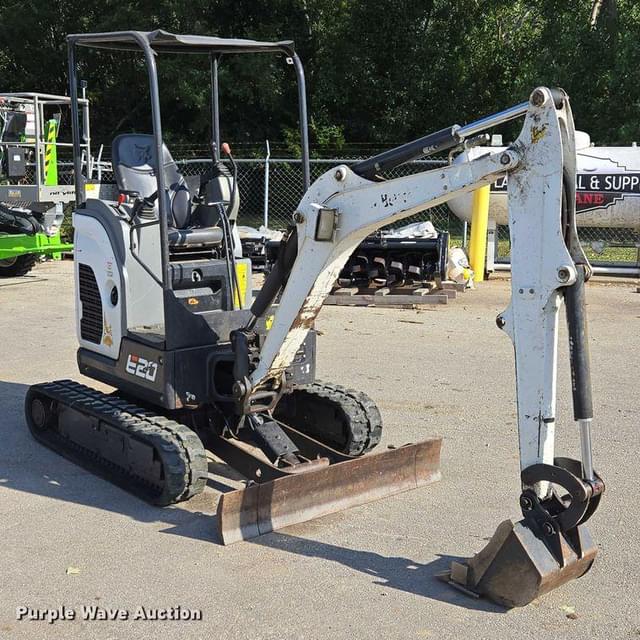 Image of Bobcat E20 equipment image 2